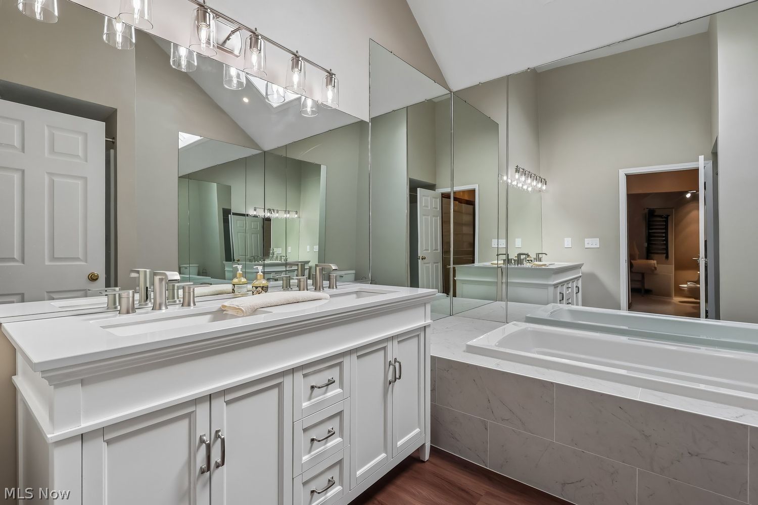 9691 River Oaks Drive North Royalton OH 44133