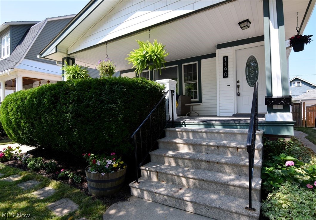 1190 Gladys Avenue Lakewood OH 44107