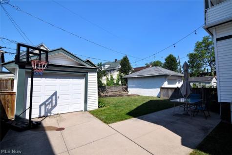 1190 Gladys Avenue Lakewood OH 44107