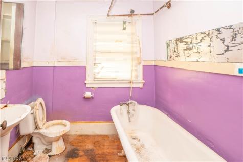 156 Colony Crescent Akron OH 44305