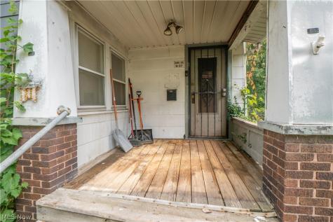 156 Colony Crescent Akron OH 44305