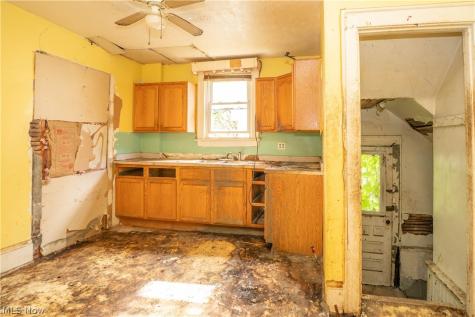 156 Colony Crescent Akron OH 44305