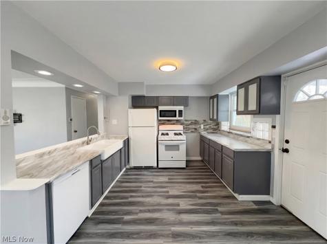 18715 Libby Road Maple Heights OH 44137