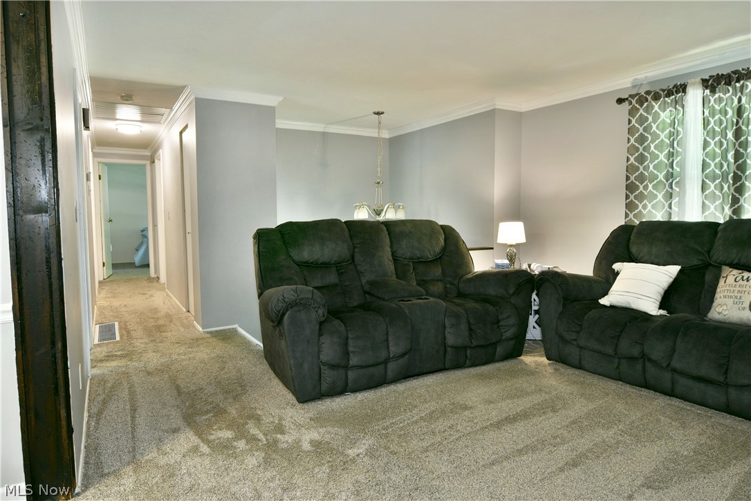 3710 Bellwood Drive SE Warren OH 44484