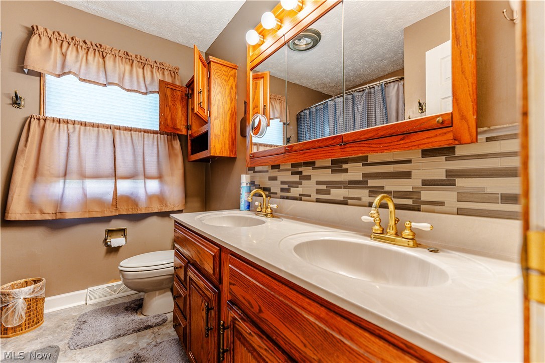 9509 & 9433 Frank Road SW Port Washington OH 43837