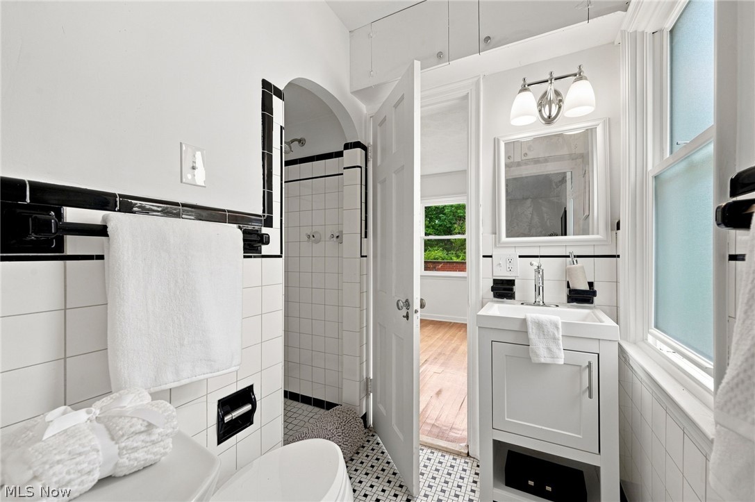 10422 Brighton Road Bratenahl OH 44108