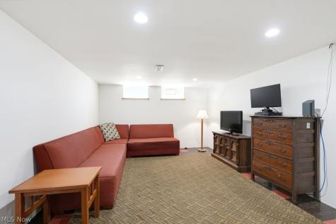 11052 Naomi Drive Parma OH 44130