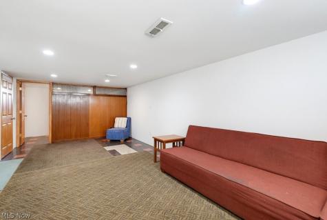 11052 Naomi Drive Parma OH 44130