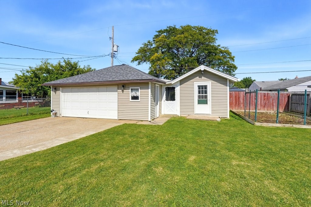 11052 Naomi Drive Parma OH 44130