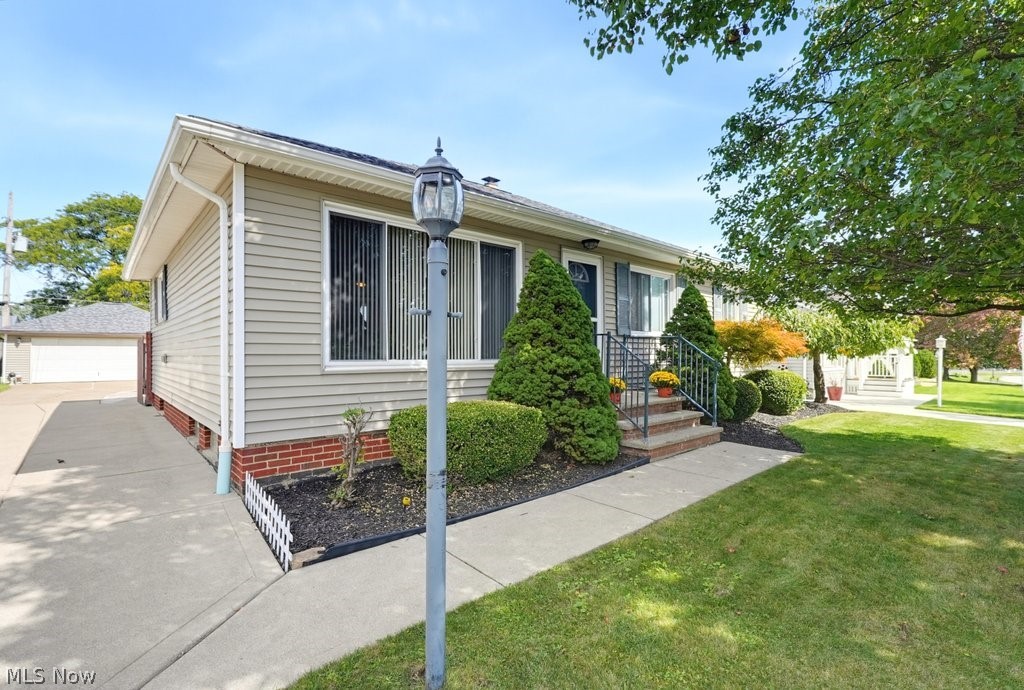11052 Naomi Drive Parma OH 44130