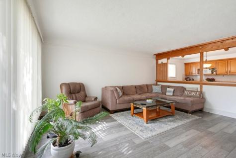 11052 Naomi Drive Parma OH 44130