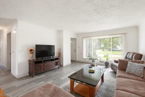 11052 Naomi Drive Parma OH 44130
