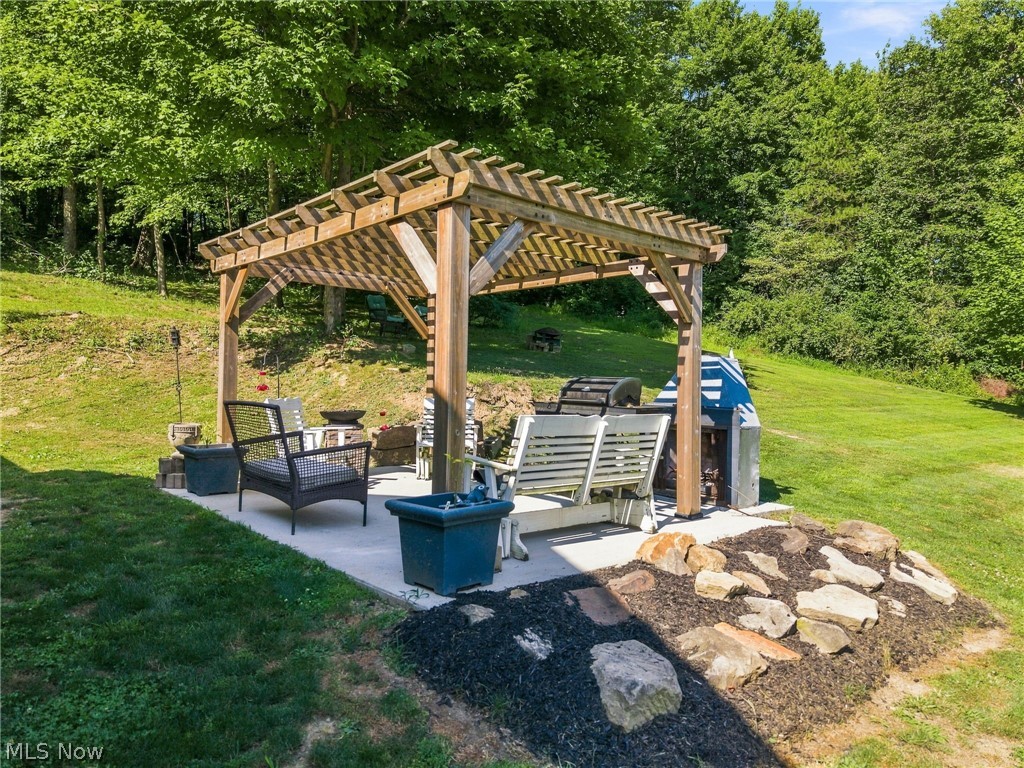 2501 Downing Street SW East Sparta OH 44626