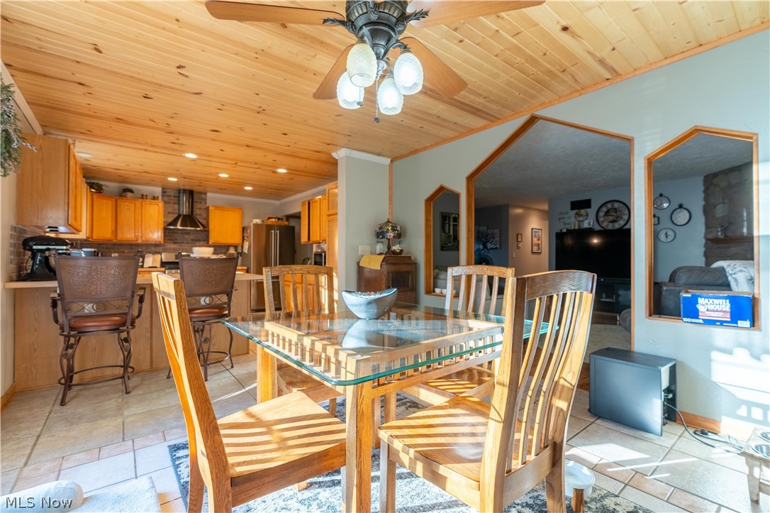 2501 Downing Street SW East Sparta OH 44626