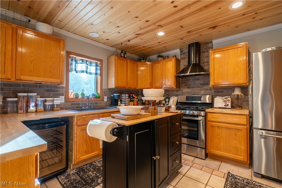 2501 Downing Street SW East Sparta OH 44626