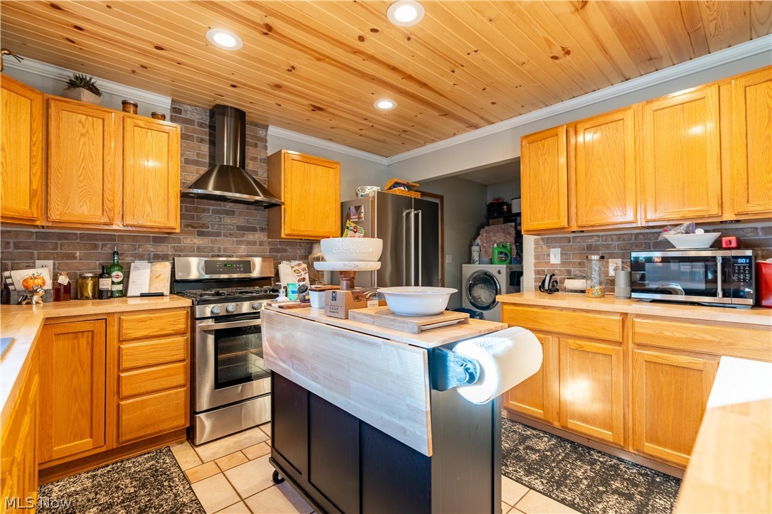 2501 Downing Street SW East Sparta OH 44626
