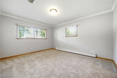 1097 Oak Tree Road Akron OH 44320