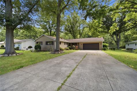 1097 Oak Tree Road Akron OH 44320