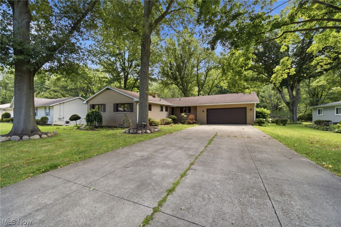 1097 Oak Tree Road Akron OH 44320