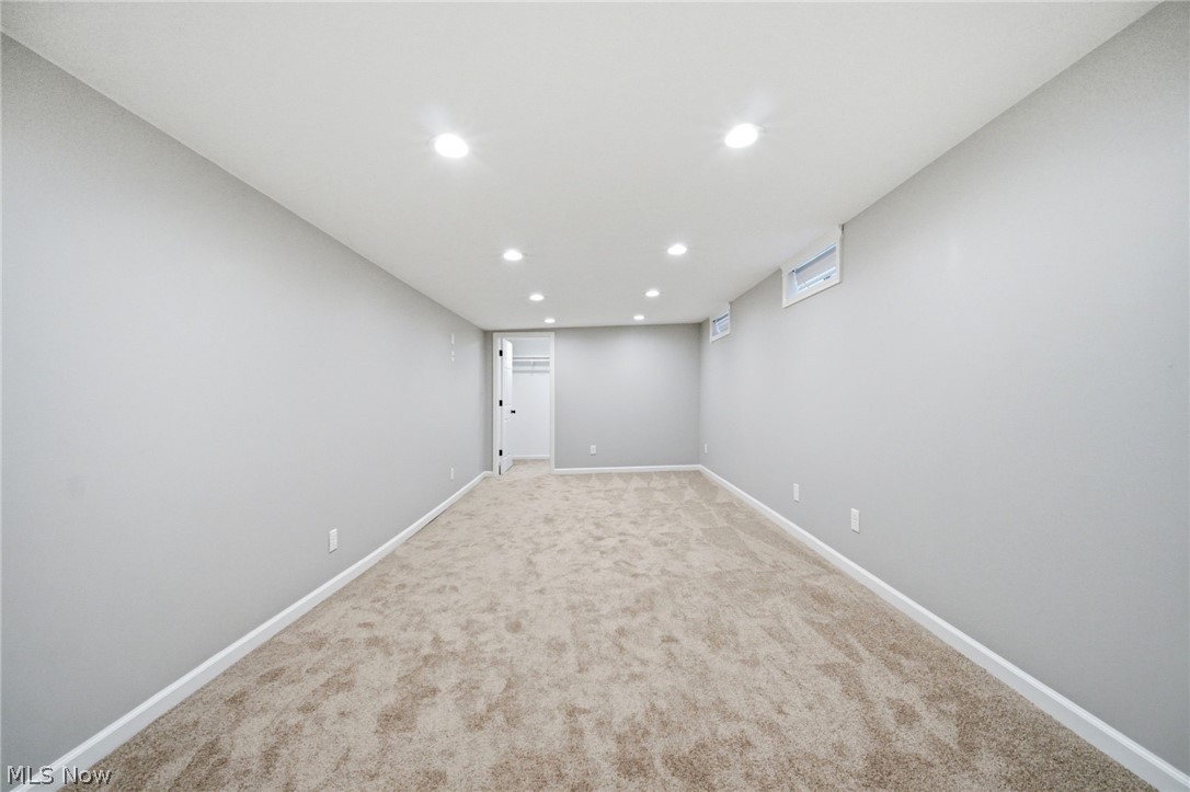 1097 Oak Tree Road Akron OH 44320