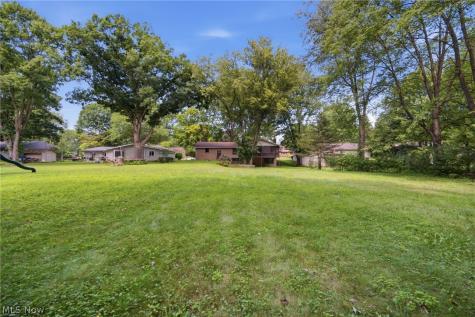 1097 Oak Tree Road Akron OH 44320