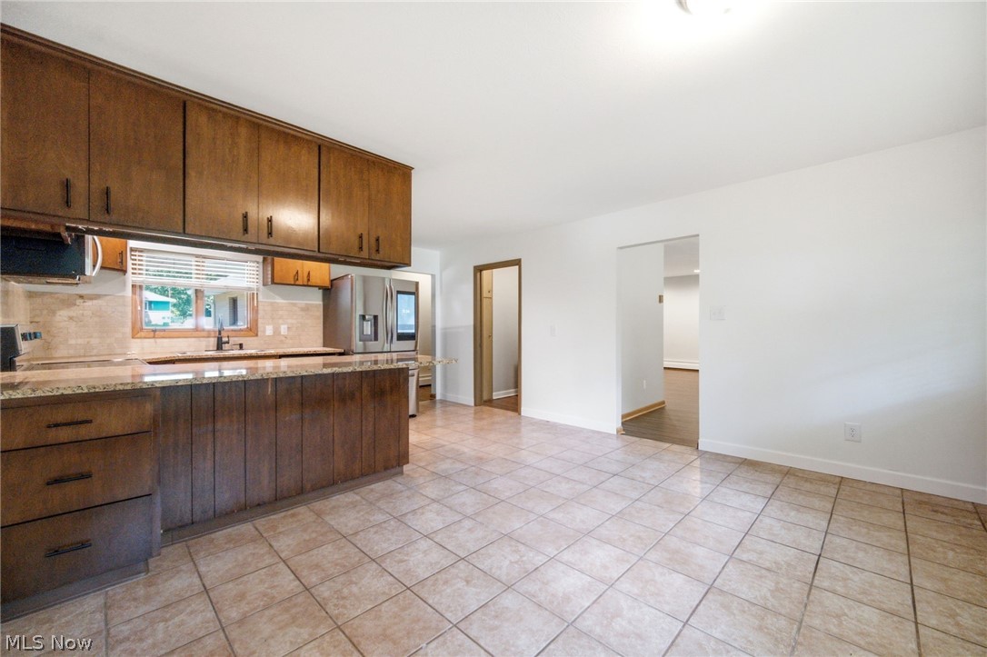 1097 Oak Tree Road Akron OH 44320