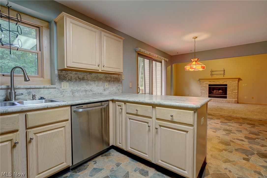 111 Squires Court South Amherst OH 44001