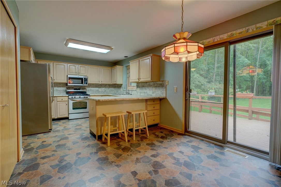 111 Squires Court South Amherst OH 44001