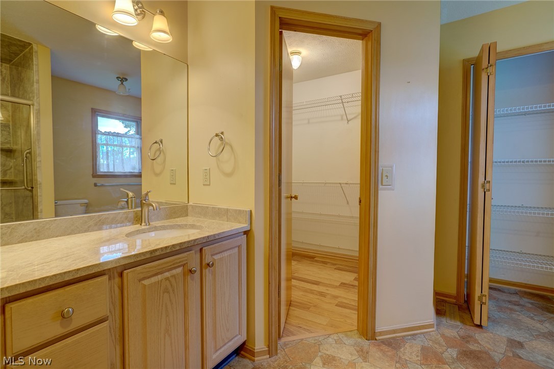 111 Squires Court South Amherst OH 44001
