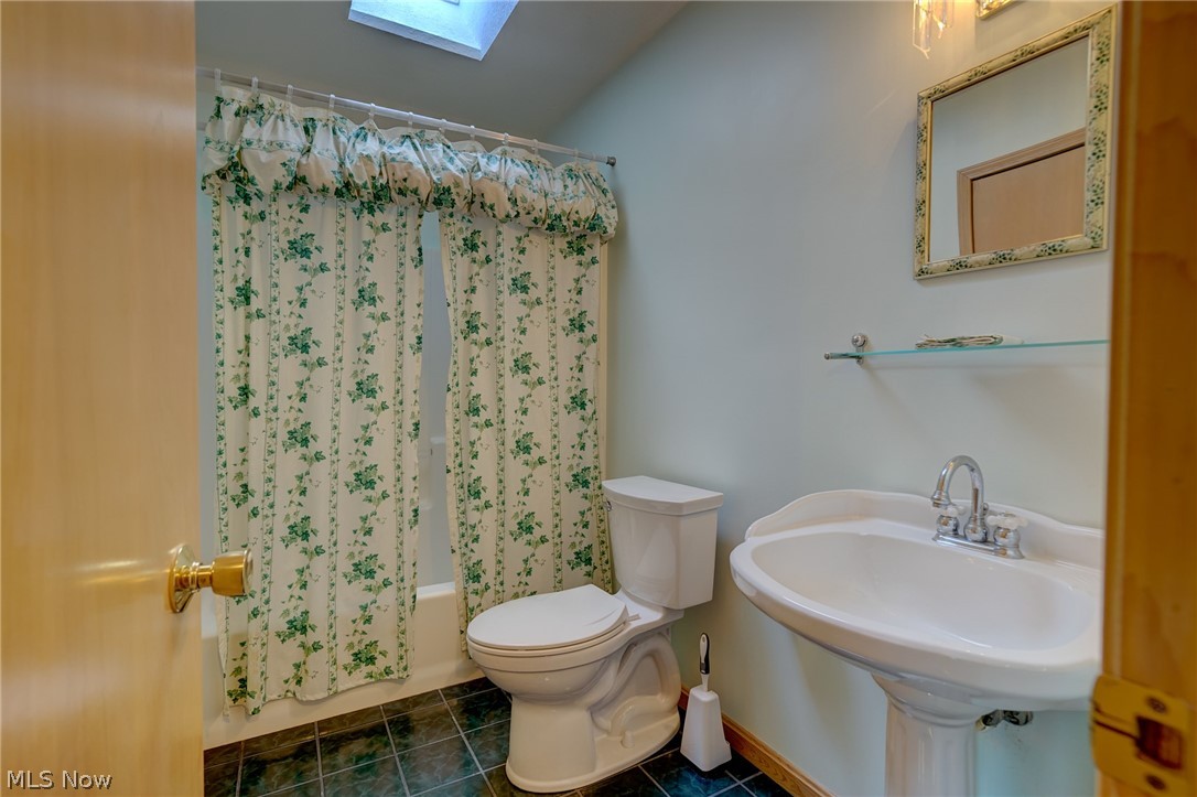 111 Squires Court South Amherst OH 44001