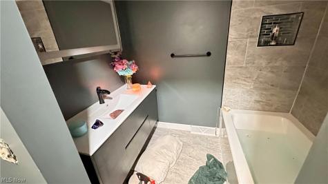 4880 Foxlair Trail Richmond Heights OH 44143