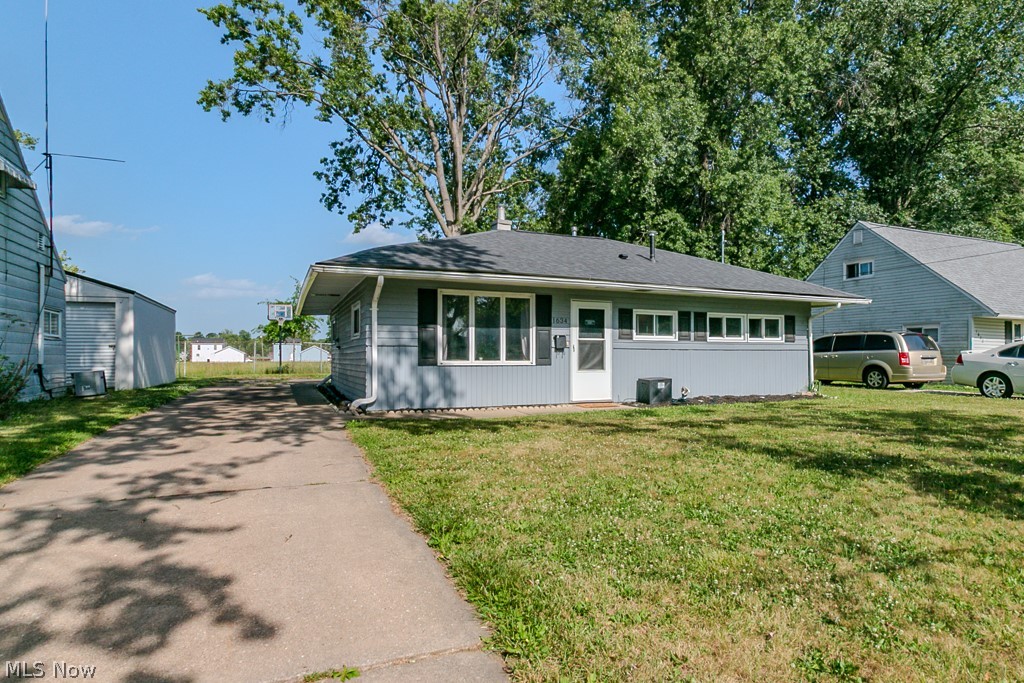 1634 Denison Drive NW Warren OH 44485