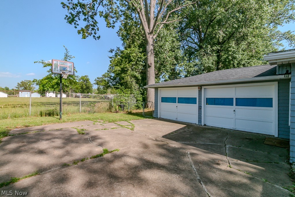 1634 Denison Drive NW Warren OH 44485