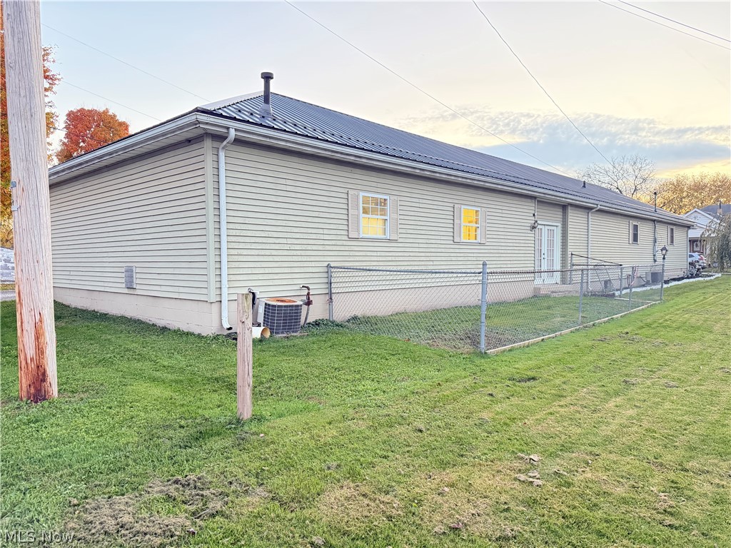 429 Dewey Avenue Newcomerstown OH 43832