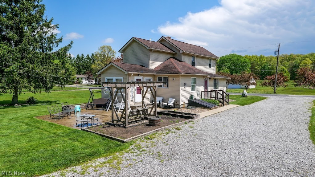 6175 Downs Road NW Warren OH 44481