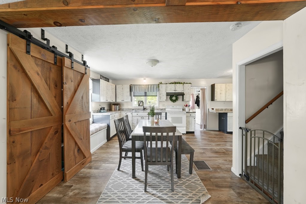 6175 Downs Road NW Warren OH 44481