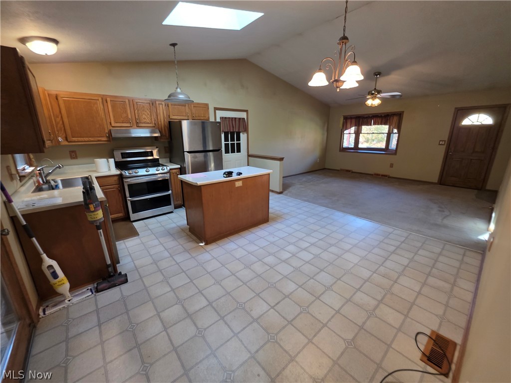170 French St Road East Palestine OH 44413