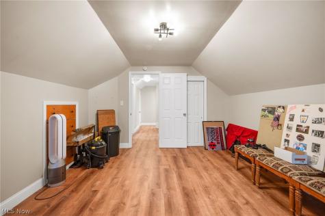5234 Erwin Street Maple Heights OH 44137