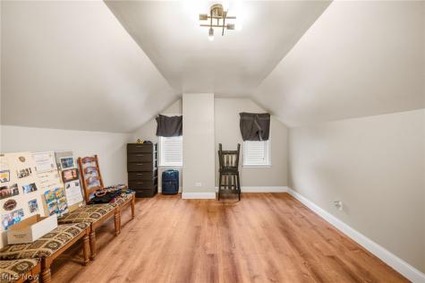 5234 Erwin Street Maple Heights OH 44137