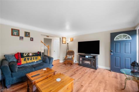 5234 Erwin Street Maple Heights OH 44137