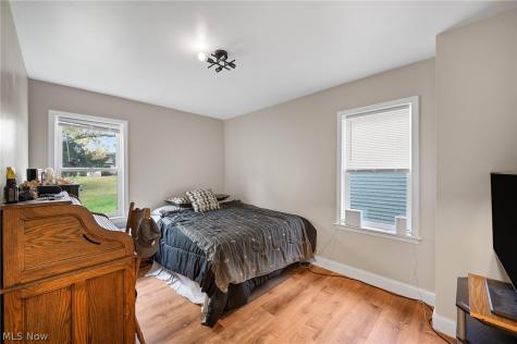 5234 Erwin Street Maple Heights OH 44137