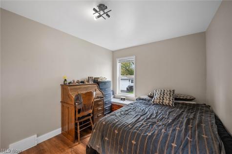 5234 Erwin Street Maple Heights OH 44137