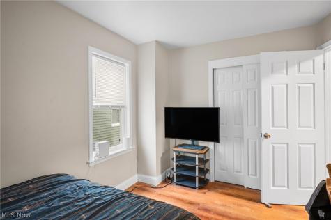 5234 Erwin Street Maple Heights OH 44137