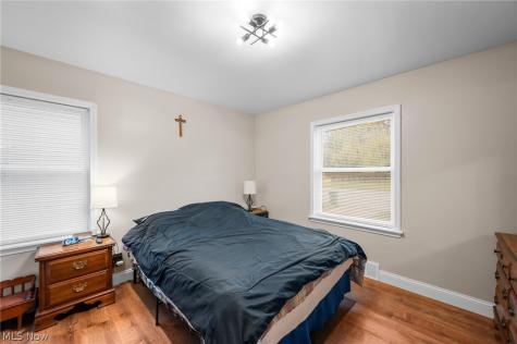 5234 Erwin Street Maple Heights OH 44137