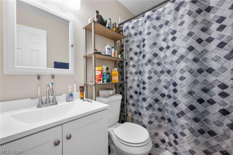 5234 Erwin Street Maple Heights OH 44137
