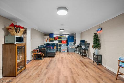 5234 Erwin Street Maple Heights OH 44137