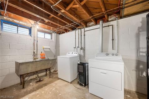 5234 Erwin Street Maple Heights OH 44137