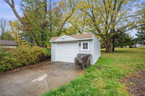 5234 Erwin Street Maple Heights OH 44137