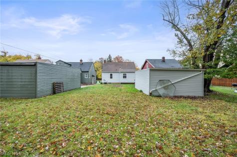 5234 Erwin Street Maple Heights OH 44137