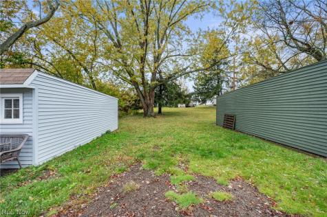 5234 Erwin Street Maple Heights OH 44137
